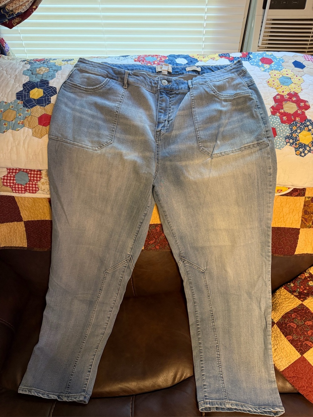 NWOT “LOGO” by LORI GOLDSTEIN
SIZE: 22W/TALL